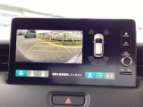 バックモニター付きで、車庫入れやバック時の後方確認をしっかりサポート。モニターに映し出される映像で死角も確認しやすく、狭い場所での駐車や後退時の操作をより安心して行えます。