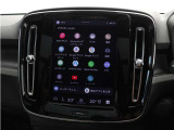 Google搭載のボルボなら、車内にいながら多彩なデジタルライフをお楽しみいただけます。Google Playから必要なアプリをダウンロードして、有意義な移動時間を楽しみましょう。