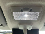 【ルームランプ】LEDになっており室内を明るく照らします。