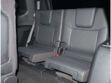 このお車の魅力は運転席だけではありません!!リア席もございます。ぜひ一度ご来店の上、体感してみてください!!