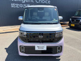 フロントガラスの上部には衝突軽減ブレーキの装置も付いており、より安全に運転を楽しんでいただくことができます。