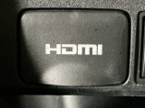 HDMIポート、USBポートが装備されております。HDMIポートを他の機器と繋げることによって、モニターへ映像を流すことができます。