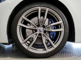 アウトバーンでの走行を見据えたBMWのブレーキシステムはもしもの時にもいち早くマシンを停止してくれます。