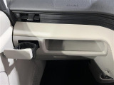便利なドリンクホルダー付き!