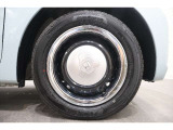 純正のホイールカバーが足元を飾ります!タイヤサイズ155/65R14 になります。