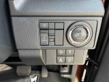 プッシュボタンスタートです運転席右側にあります