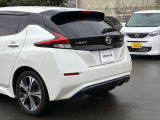 《サポカーSワイド》車両  緊急ブレーキに加え、ペダル踏み間違い加速抑制装置付き車両です。しかも車線逸脱警報や先進ライトが搭載されております。カーパレス福山は自動車事故の無い世の中を願ってます。