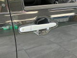 品質へのこだわり!フロアマットやシートなど車内をキレイに清掃し、ニオイや汚れなどを徹底的にクリーニングしてもらっております。室内はピカピカです☆