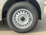 純正ホイールを装着しております。車両に関してのご質問は、スタッフまでお気軽にお問合せ下さい!TEL:0439-88-6662