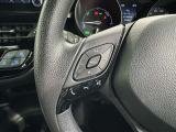 ステアリングスイッチ装備!運転しながら手元でオーディオの操作などができます。