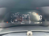 速度表示に加え、さまざまな車両情報を確認できるメーターです。