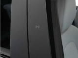 NFCアクセスカードキー/キータグを使用することで、車両のロック/ロック解除と運転が可能になります。