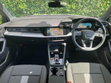 Audiのインテリアはエクステリア同様、優れたデザイン性とクオリティ、そして機能性を兼ね備えております。