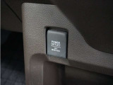 ◆12V電源ソケット◆スマートフォンの充電等にも便利な電源ソケット!使いやすい場所に装備されています。