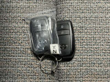【スマートキー】ドアの開閉時鍵を探さなくても簡単にドアの開閉することが出来ます、また、エンジン始動も車内にスマートキーがあれば簡単に始動することが出来ます