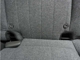 ◆ISOFIX◆シートベルトいらずでチャイルドシートと固定金具を連結するだけでガッチリ固定できます。