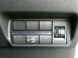 アイドリングストップ機構で低燃費を実現!特別な操作をしなくても、普段通りの運転で大丈夫です。