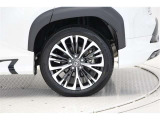 タイヤサイズ(215/50R18)です。
