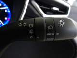 オートライト機能装備です!車外の明るさに応じて、自動的にライトの点灯・消灯をしてくれます♪