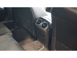メルセデスジャパンが定めるサーティファイドカー(認定中古車)として登録を致しますので、納車時にはタイヤやバッテリー等も規定以下の数値であれば、整備代金を頂かず、無償で交換となります。ご安心下さい。