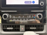 快適な車内環境が維持できる「オートエアコン」搭載です☆