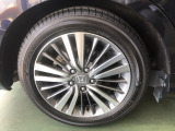 【アルミホイール】純正のアルミホイールがついてます!足元が引き立ち、車の印象がより良くなります!