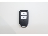スマートキーはカバンの中やポケットに携帯するだけでドアロックの開閉・エンジンスタートが可能です!