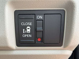 【スライドドア】当車両は片側電動スライドドアでございます!車外だけでなく車内からも開閉可能でございます◎