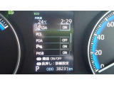 コーナーセンサーを車の前後に装備。障害物までの距離に応じて警告音を変えてお知らせ。縦列駐車時や駐車場・車庫などでの取り回しをサポートします。詳細は販売店スタッフまでおたずねください。