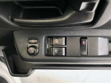 パワーウインドウは運転席ワンタッチ式になっています。挟み込み防止機能付きなので小さなお子様やペットの安全も確保します。