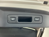 荷物を置いてクルマから離れると自動で閉じる「予約クローズ機能」が付いたパワーテールゲート。
