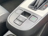 電動パーキングブレーキ・オートブレーキホールドです。ボタンを引っ張るだけでサイドブレーキがかかります。オートブレーキホールドは信号待ちや渋滞でもブレーキを踏み続ける必要なし!楽に運転できます!