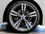 【BMWアロイホイル】軽量かつ強度に拘ったアロイホイル。走行性能ポテンシャルを引き出す設計。車の足元を引き締めてくれる大きなポイントはアロイホイルです。