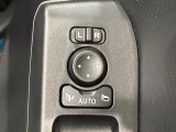 キーフリー連動で施錠時に格納します。降車の直前まで後方確認ができ、閉じ忘れも防げます。