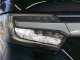 LEDヘッドライトを装備しています。LEDヘッドライトはとても明るく、雨の日や夜間走行も安全・安心です。オートライトコントロール付きで周囲の明るさに応じて自動で点灯・消灯します。