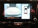 パノラミックビューモニター付きです。車両を上から見たような映像をディスプレイオーディオ画面に表示。運転席からの目視だけでは見にくい、車両周辺の状況をリアルタイムでしっかり確認できます。