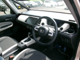 機能的な運転席は運転の妨げにならずストレスを感じさせません。