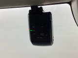 昨今必須のアイテム、ドライブレコーダ付き!万が一の際の映像を証拠として残せます。おひとりで運転している時でも安心ですね☆内蔵のカードを取り出せばパソコンでも映像が確認できます。