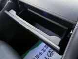 置き場所に困るティッシュボックスも入りそうですね。