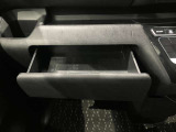 薄型のティッシュBOXなどが収納出来ます。小物入れとしても使えるので便利です。