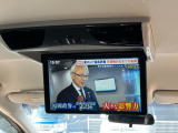 フリップダウンモニター!小さなお子様も退屈せずに後部座席でTVやDVDなどの映像を楽しめます☆