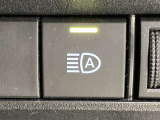 対向車がいないとき、見通しの悪い道路は暗くて怖いですよね。。。こちらのクルマはオートマチックハイビーム搭載です!対向車の有無で自動でハイ・ロウビームに切り替えます。