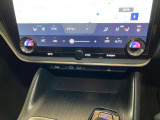 運転席&助手席には、冬はシートヒーター、夏はベンチレーションシステムが備わっており、快適にドライブしていただけます。
