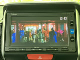 停車時に、お子様向けの映像コンテンツを楽しめます。移動時間を有効活用し、家族みんなで快適な時間を過ごしましょう。