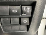 オートマチックハイビームとは、先行車や対向車のライトを認識し、ハイビームとロービームを自動で切り替える機能です。夜道の視界を確保します。詳細は販売店スタッフまでおたずねください。