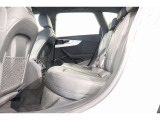 正規ディーラーAudi京都南のお車をご覧い頂きありがとうございます。株式会社ファーレン古都のAudi3支店の中からお客様のご希望にあった1台をご案内させて頂きます。