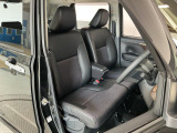 【運転席・助手席】内装ルームクリーニング済みです。しっかり綺麗にしていますので、是非、お確かめください。車に自信があるからこそ、是非一度ご来店頂き内外装も見てもらえると幸いです。
