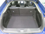 開口部の広いラゲッジスペース。大きなものや長さのあるお荷物もしっかり積み込めます!