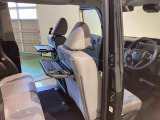 納車前にはプロのメカニックが点検、整備を行いますので安心してお乗り頂けます!!