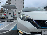 ☆ 【LEDヘッドライト】 悪天候や夜間走行時も良好な視界を確保し安心して運転できる高輝度LEDヘッドライトを装備!点灯速度が早く、消費電力も抑えられています ☆